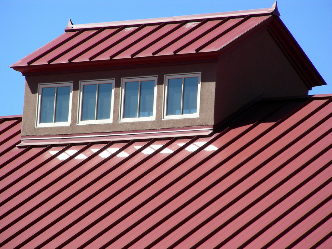 Standing Seam Interlock Metal Roofing Metal Roof Metal Roof Houses House Paint Exterior